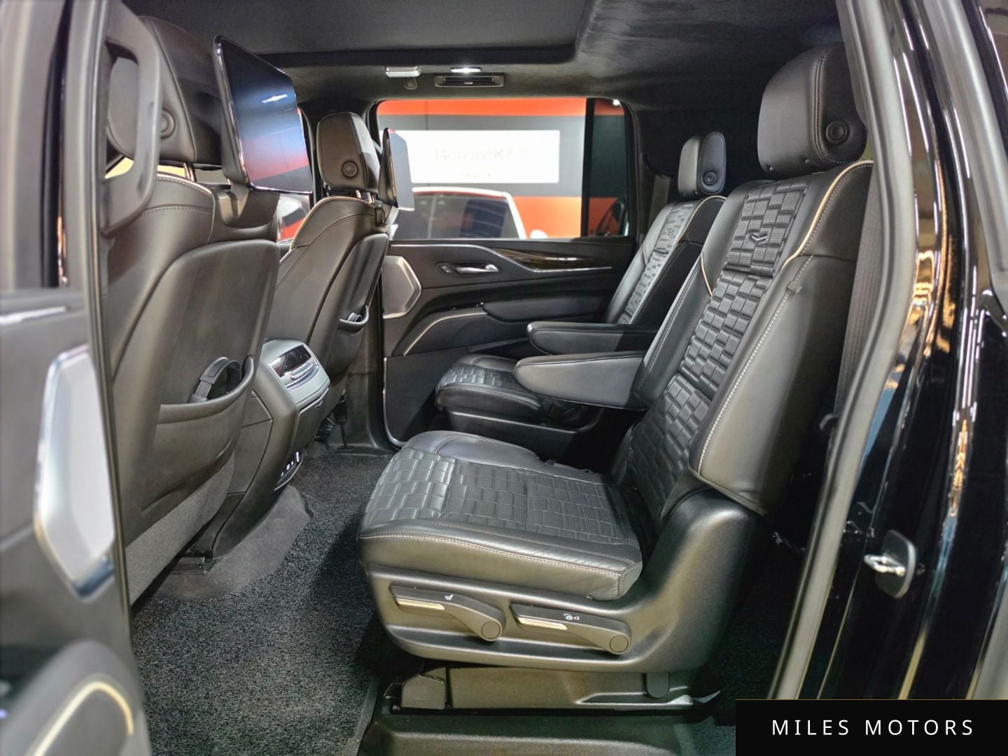 Cadillac Escalade 2022 — миниатюра 10