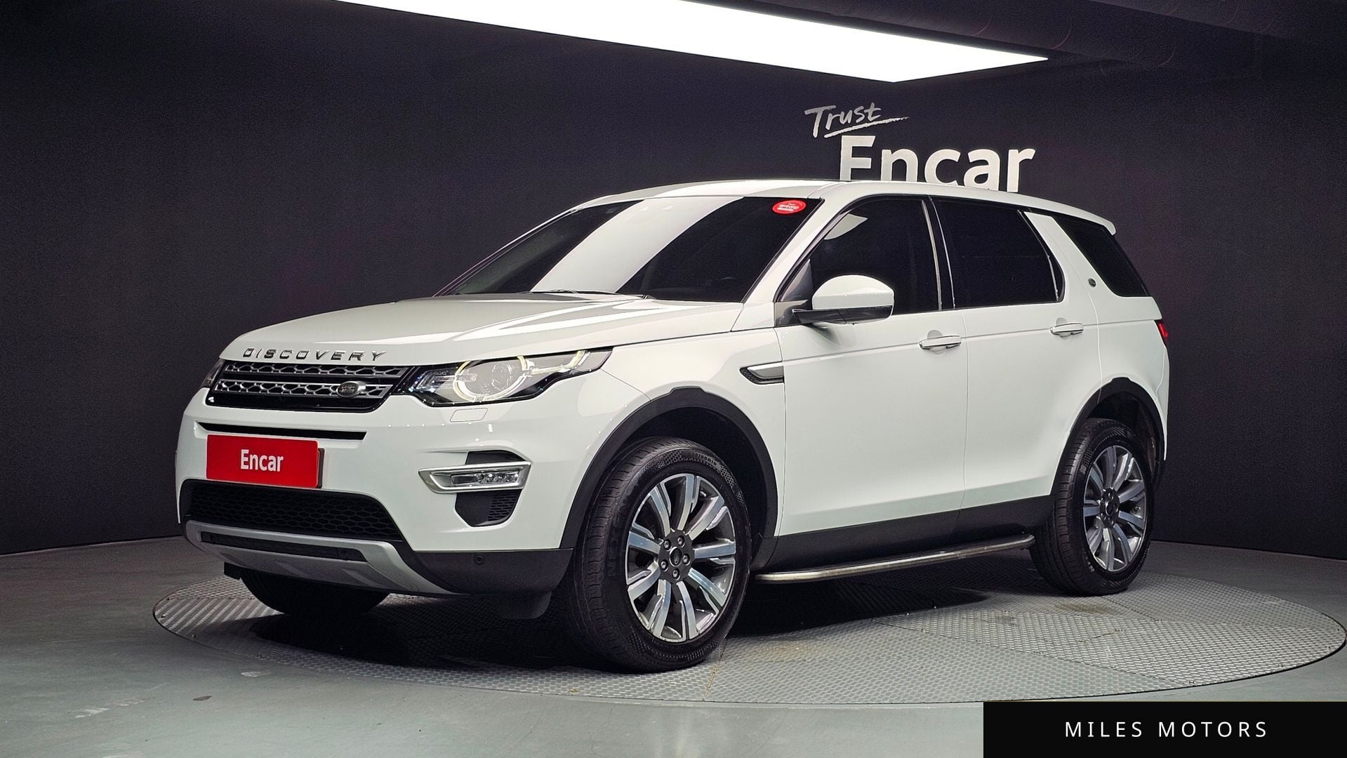 Land Rover Discovery Sport 2018 — фото 1 из 12
