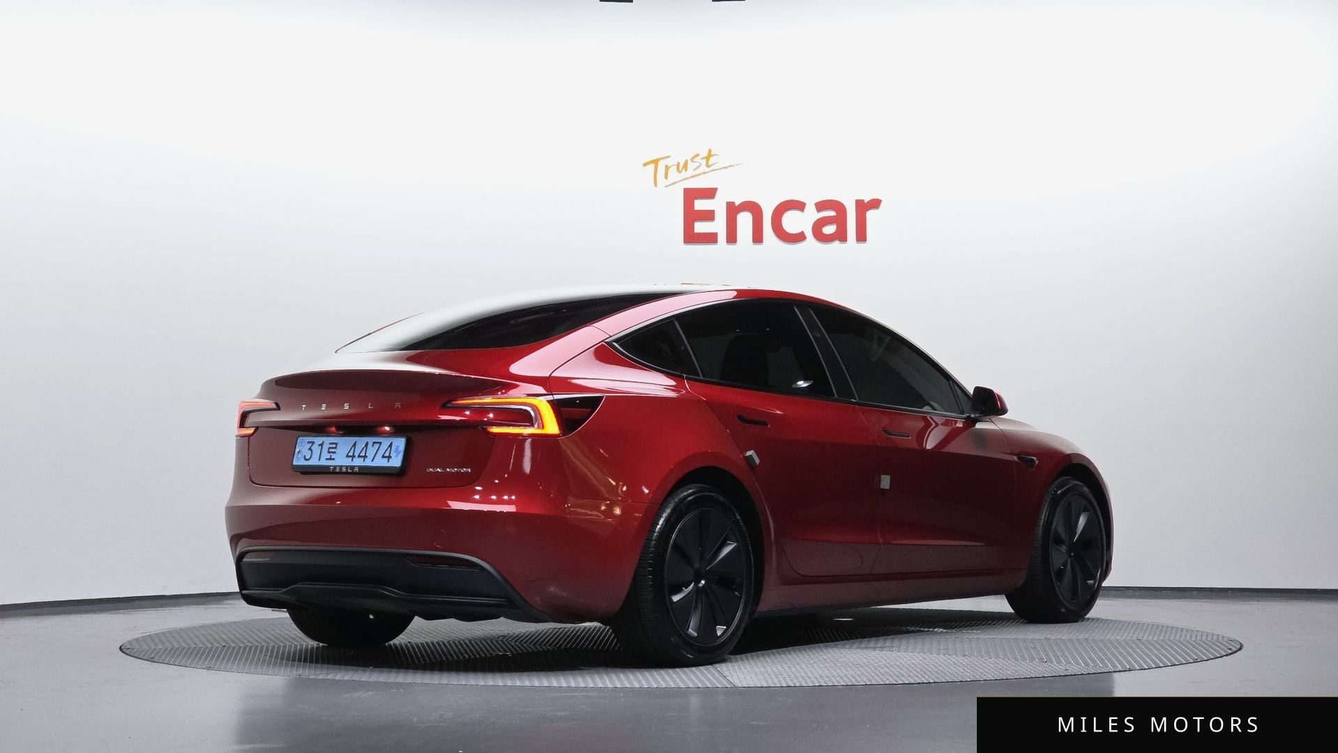 Tesla Model 3 2024 — миниатюра 2